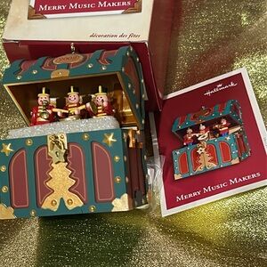 Hallmark 2002 Keepsake Merry Music Makers Christmas Ornament Wind-up-Sound NEW